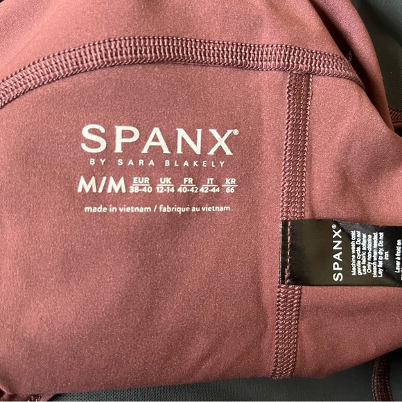 Spanx by Sara Blakely Mauve Leggings Size Medium - Picture 7 of 9